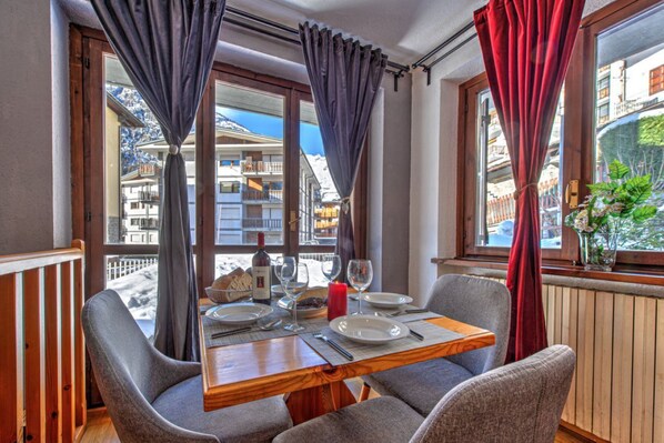 Dining - CASA JULIE - Cozy retreat in a quiet location (Courmayeur)