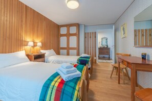 2 camere, ferro/asse da stiro