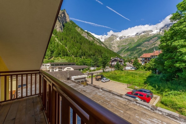 Property grounds - Casa Jasmine - Family Apartment Wifi & Garge (Courmayeur)