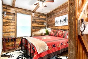 4 habitaciones, tabla de planchar con plancha, wifi y ropa de cama 