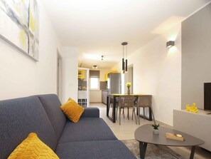 TV - Holiday home with air conditioning (Fažana)