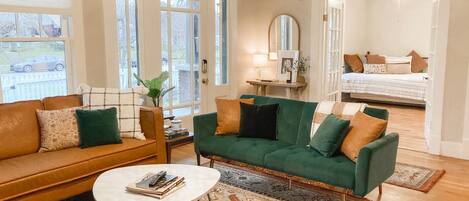 Una Smart TV, libros