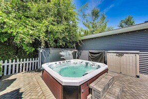 Bain à remous extérieur