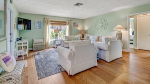 Unclassified image, 3 of 70, button - 120 Bay Mar Dr (Fort Myers Beach)