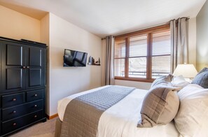 Condo, 2 habitaciones | 2 habitaciones, tabla de planchar con plancha y wifi gratis 