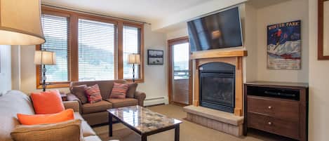Condo, 2 Bedrooms | Living room