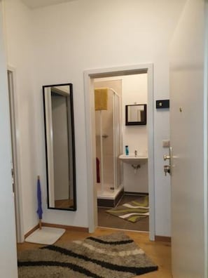 Dusche, Toilettenpapier