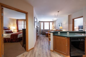 Condo, 2 Bedrooms | Private kitchen | Fridge, oven, coffee/tea maker, toaster
