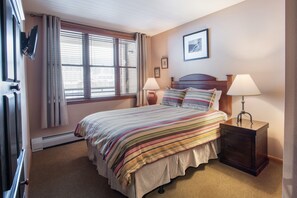 Apartamento, 2 habitaciones | 2 dormitorios, tabla de planchar con plancha, wifi gratis
