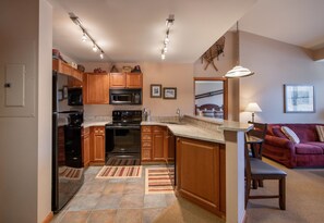 Condo, 2 Bedrooms | Private kitchen