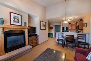 Condo, 2 Bedrooms | Private kitchen | Fridge, oven, coffee/tea maker, toaster - Zephyr Mountain Lodge, Condo , 2 bedroom (Select-Rated Condo 1604) (Winter Park)