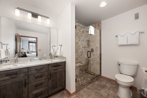 Condo, 2 Bedrooms | Bathroom | Towels - Zephyr Mountain Lodge, Condo | 2 Bedroom (Select-Rated Condo 1615) (Winter Park)