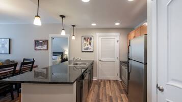 Condo, 2 Bedrooms | Interior