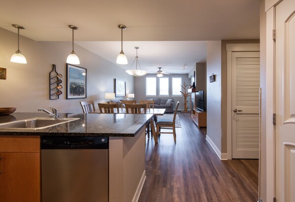 Condo, 2 Bedrooms | Private kitchen