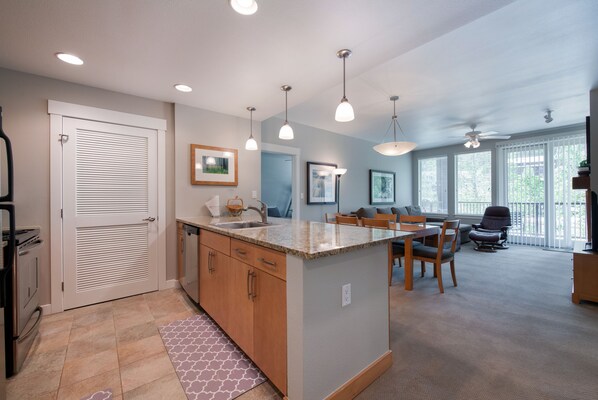 Condo, 2 Bedrooms | Private kitchen | Fridge, oven, coffee/tea maker, toaster