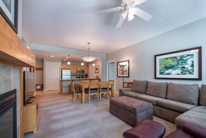 Condo, 2 Bedrooms | Living area
