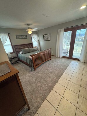 3 bedrooms, iron/ironing board, travel cot, free WiFi
