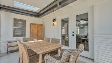 Outdoor dining