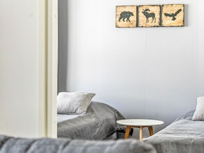 3 bedrooms, Internet
