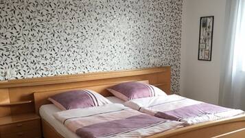 2 quartos, Wi-Fi de cortesia, roupa de cama