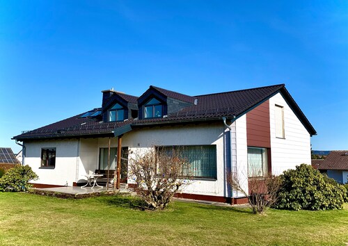 Appartement de vacances "Waldhütter" avec vue sur les montagnes, terrasse partagée et Wi-Fi