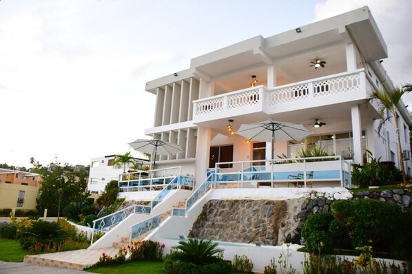 Exterior - R3-COZY 1 BED HOTEL ROOM IN SAMANA WITH POOL (Samana)