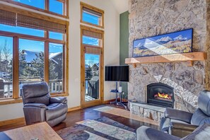 Smart TV, chimenea