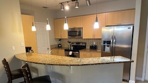 Luxury Apartment, 2 Bedrooms, Balcony, Courtyard View | Private kitchen - Lovely Resort Condo (Tampa)