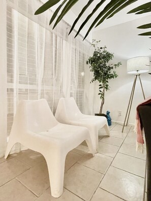 Interior - Fantastic Location! Heart of PS!
Stunning! Stays 60 days or more get 15% off (Palm Springs)