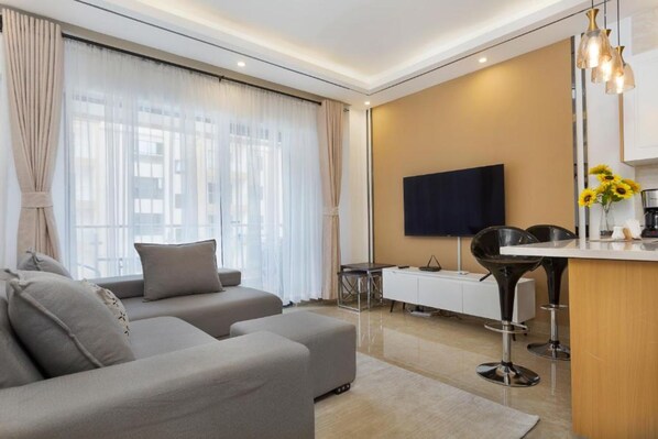 Apartment, 1 Bedroom | Living area