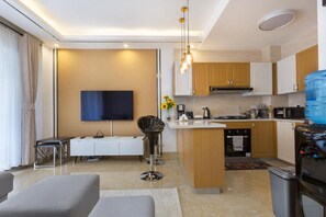 Flat-screen TV - Serene Heights Apartment by Edmor Suites (Athi River)
