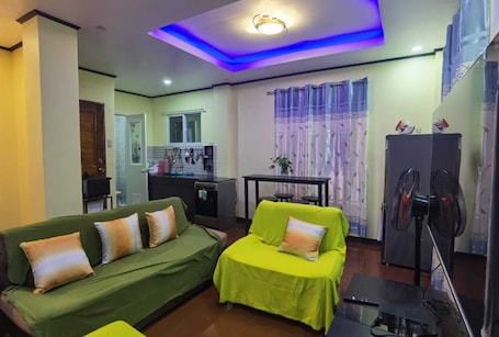 Smart TV. Lovely Studio only 5 min from the beach!