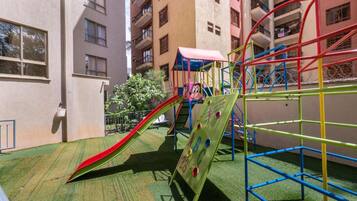 Children’s play area – outdoor