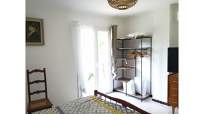 1 makuuhuone, silitysrauta/-lauta, ilmainen Wi-Fi, vuodevaatteet