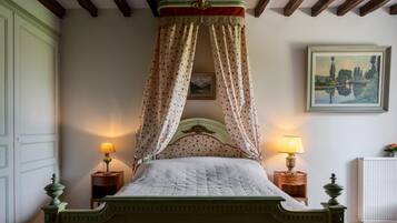 1 slaapkamer, een strijkplank/strijkijzer, reisbedje, gratis wifi