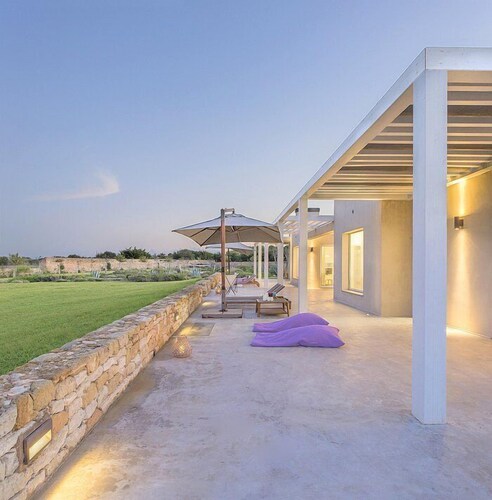 Villa Giuliva: A bright and sunny one-story villa located in Favignana, in the wonderful archipelago of the Egadi Islands, with Free WI-FI.