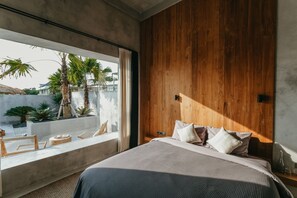 3 bedrooms, desk, free WiFi, bed sheets - Concrete Retreat (Canggu)