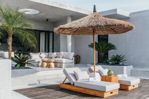 Sundeck - Concrete Retreat (Canggu)