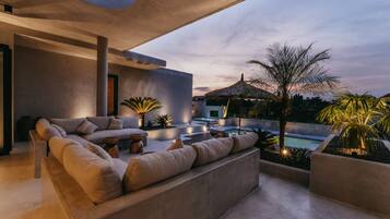 Luxury Villa | Garden view