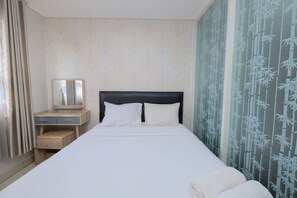 1 bedroom, free WiFi, bed sheets - Simply Clean And Cozy 1Br With Sofabed At Atlanta Residence Apartment (Depok)