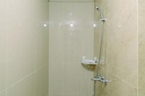 Room | Bathroom | Shower, free toiletries, towels, shampoo - Elegant And Comfy 2Br Transpark Bintaro Apartment (South Tangerang)