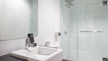 Room | Bathroom | Shower, free toiletries, towels