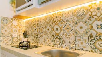 Room | Private kitchen | Fridge, microwave, stovetop, electric kettle