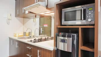 Room | Private kitchen | Fridge, microwave, stovetop, electric kettle