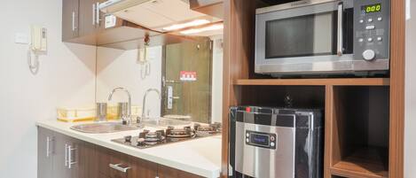 Kamar | Dapur pribadi | Lemari es, microwave, kompor, dan ketel listrik