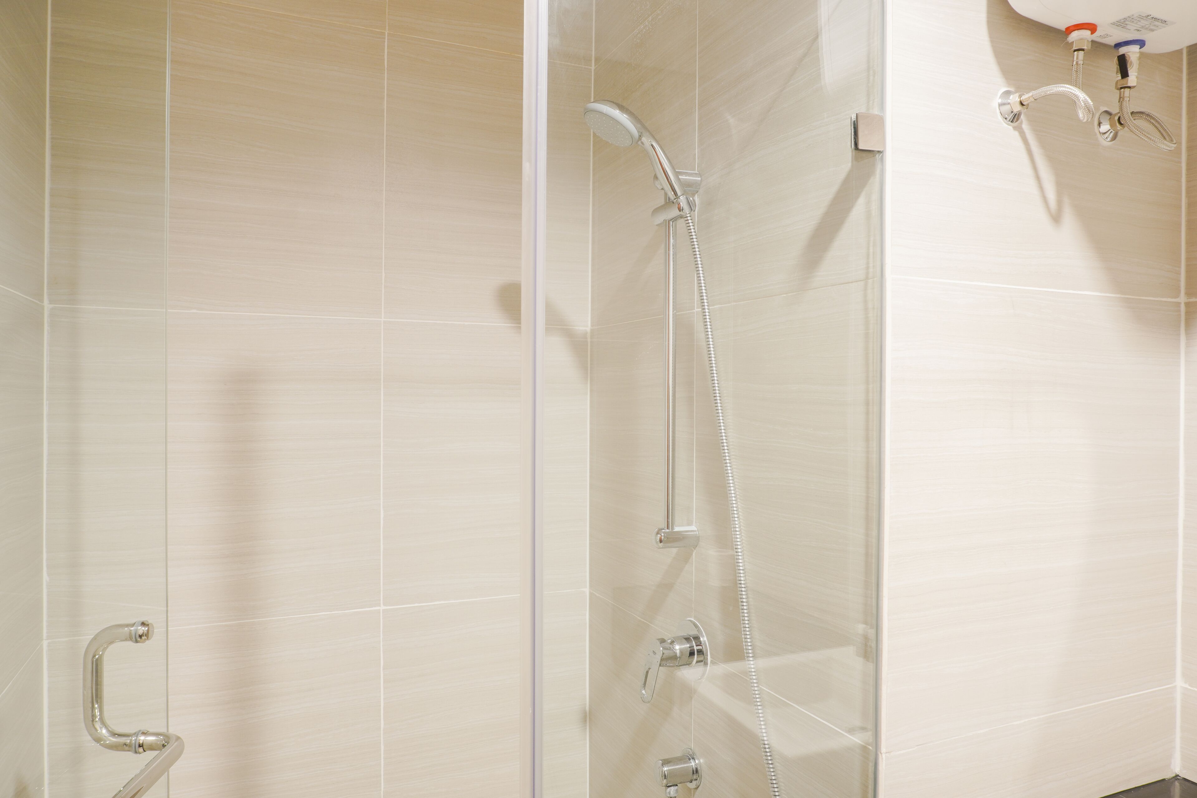 Huone | Kylpyhuone | Suihku, ilmaiset hygieniatuotteet, pyyhkeet