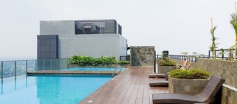 Comfy And Minimalist Studio At Embarcadero Bintaro Apartment