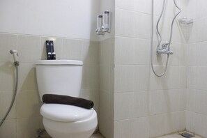 Bathroom - Cozy Studio Apartment at Oxford Jatinangor near UNPAD (Cileunyi)