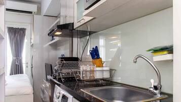 Camera | Cucina privata | Frigorifero, microonde, piano cottura, bollitore elettrico