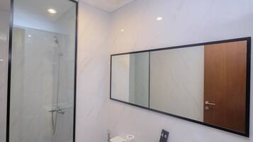 Room | Bathroom | Shower, free toiletries, towels